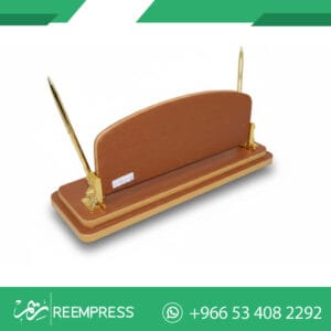 اسم على المكتب